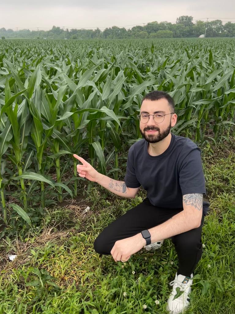 Thrilled to be in Ohio, connecting with farmers and witnessing their soil health challenges firsthand. Our collaboration with farmers ensures a product that truly supports regenerative agriculture. 🌱#soilhealth #regenerativeagriculture #climatechange