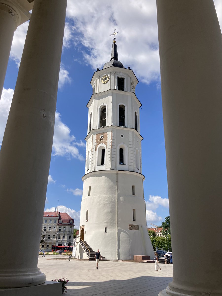 euro_tour's tweet image. ビリニュス(🇱🇹リトアニア)。
大聖堂と鐘堂。