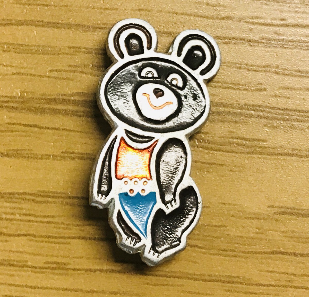 ZakkaMitte's tweet image. ここ最近でお買い上げ頂いたキッチュなソビエトバッジたち。#Sovietdesign