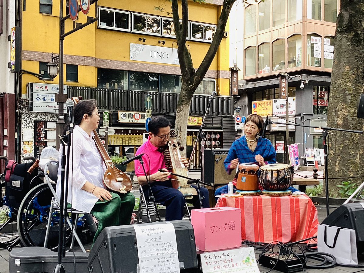yeyellow's tweet photo. もうすぐです🎵　#インド音楽　#定禅寺チャリティストリートライブ　#サランギナラヤンズ https://t.co/mpLz5nGV2F