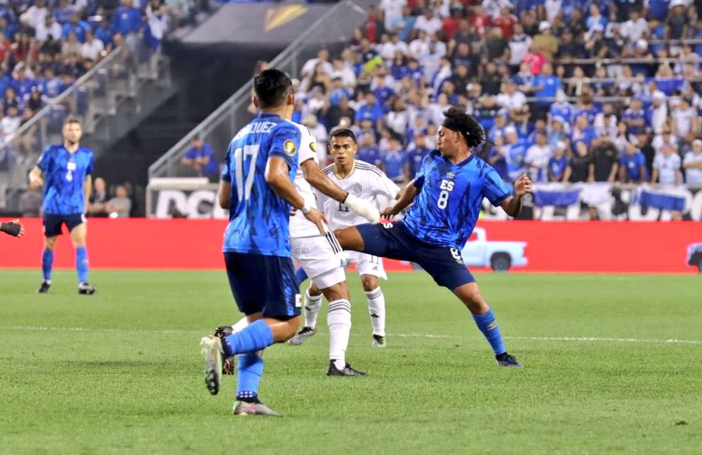 #CopadeOro || @LaSelecta_SLV  y Costa Rica terminó 0-0, pésima actitud de #JoshuaPérez, al final del partido, tardó un mundo para cobrar un tiro de esquina y dejó que finalizara el partido. Muchos jugadores con falta de voluntad y así mismo bajo rendimiento deportivo.