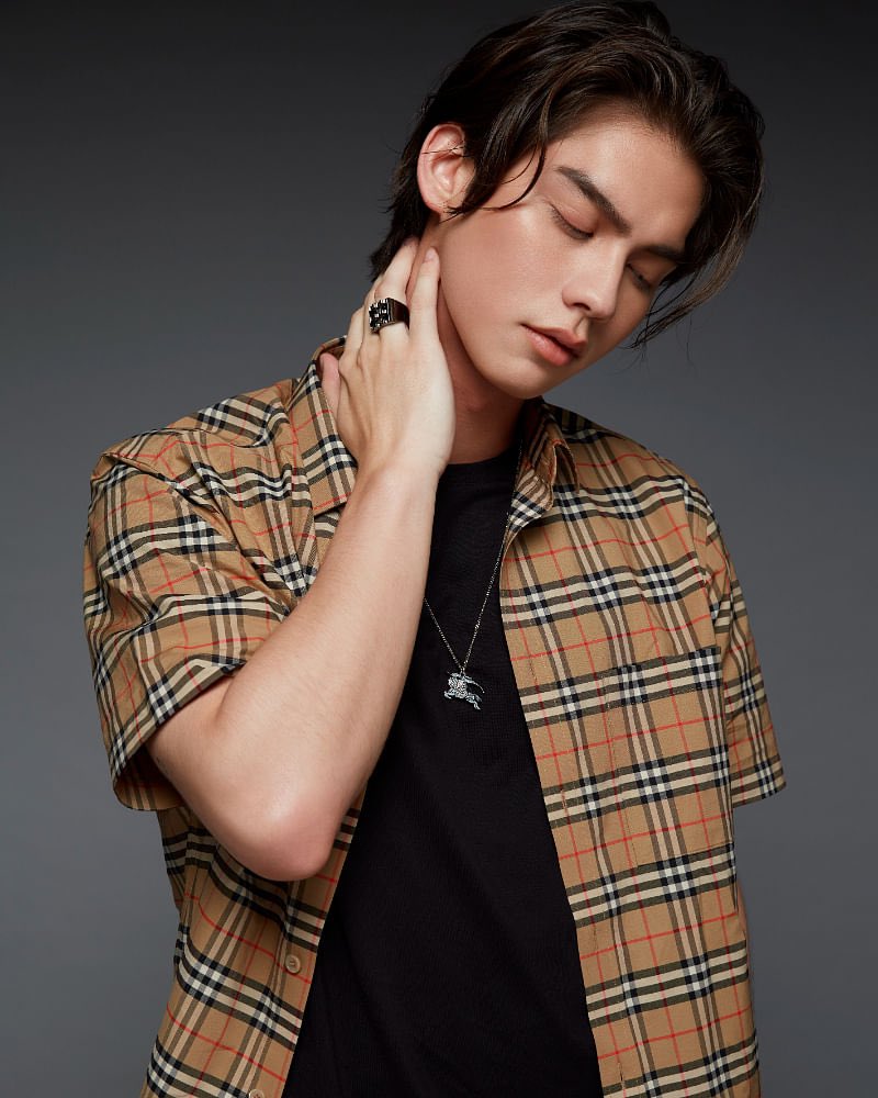 brightpics_'s tweet photo. Bright Vachirawit  July 2023 Bazaar Singapore Digital Cover Star

 #BRIGHTxBAZAAR #bbrightvc https://t.co/5kYAk1EYkA