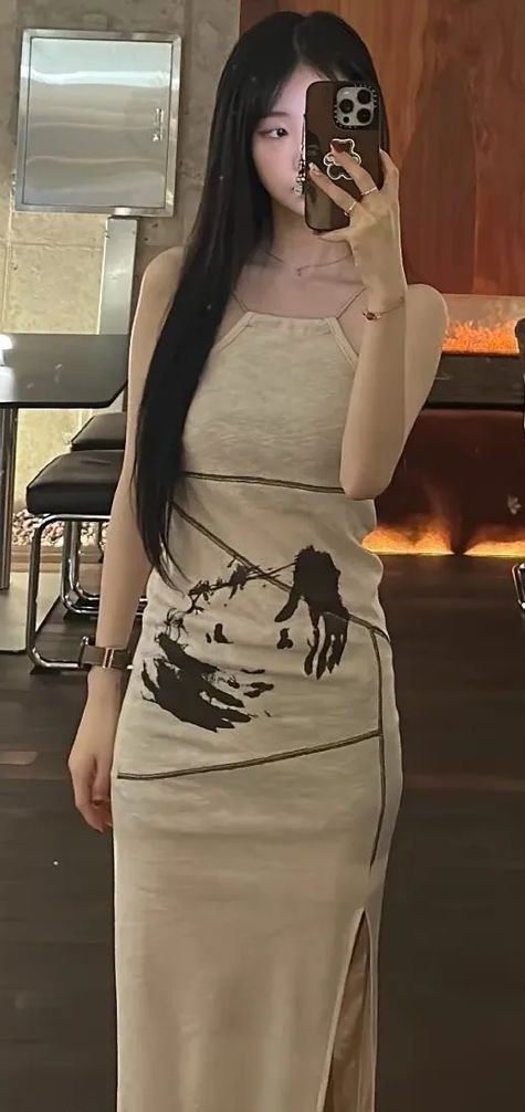 outfitsofgg's tweet image. #LOONA #Yeojin 280623 
beige dress from #SourceUnknown 
🔗sourceunknown.com/products/slash…
💵USD $58
🏷️#oogg_LOONA ; #oogg_Yeojin ; #oogg_SourceUnknown