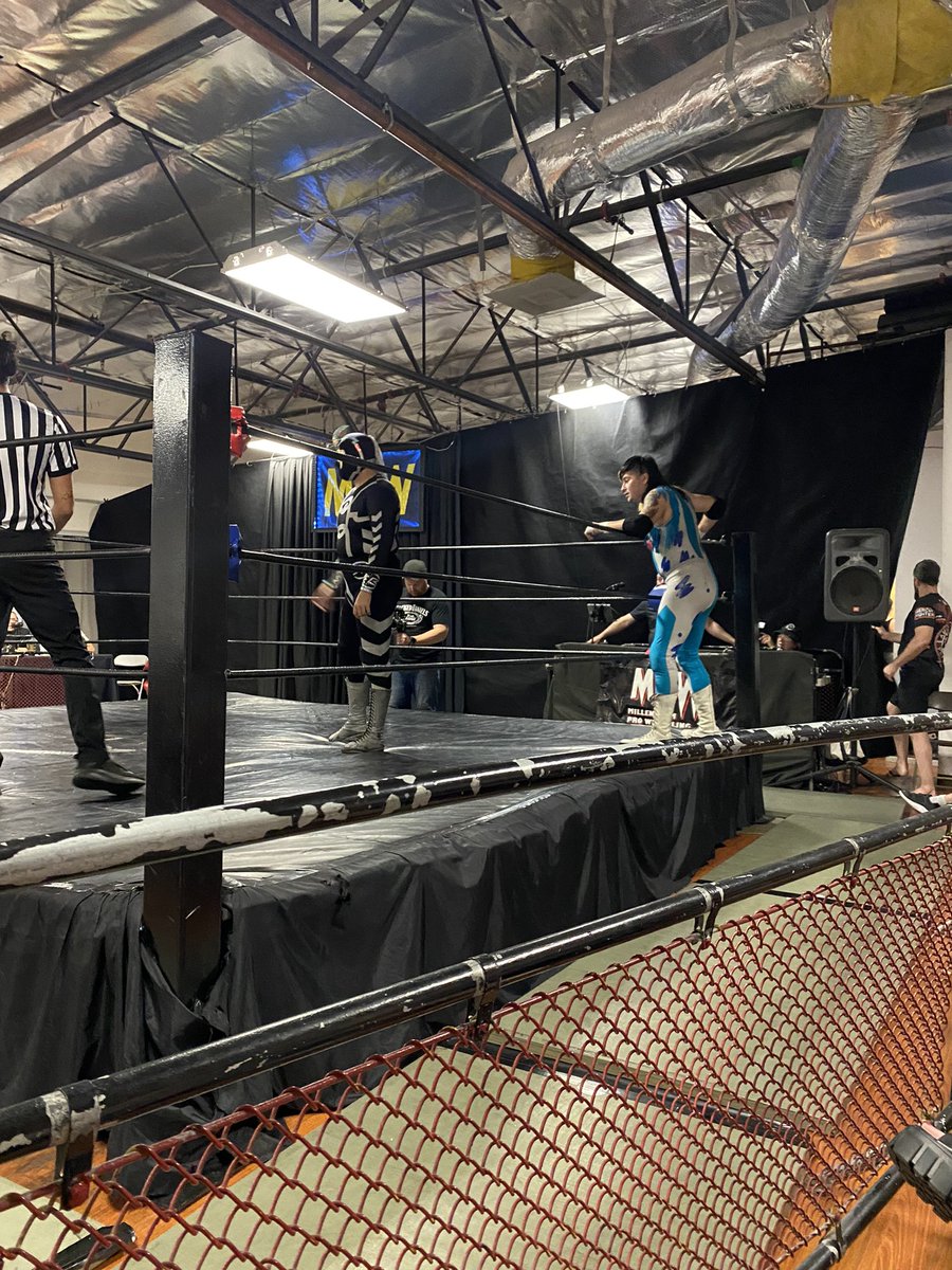 mpwxpress's tweet image. X-PRESS LIVE EXCLUSIVE from @MPW_CA DARKSIDE! Due to the unexpected absence of @TheHopsSays none other than @RealSuperBeetle has stepped in to back @The_Rebel_Storm up against @RayRosas &amp;amp; @eddieroarpro !