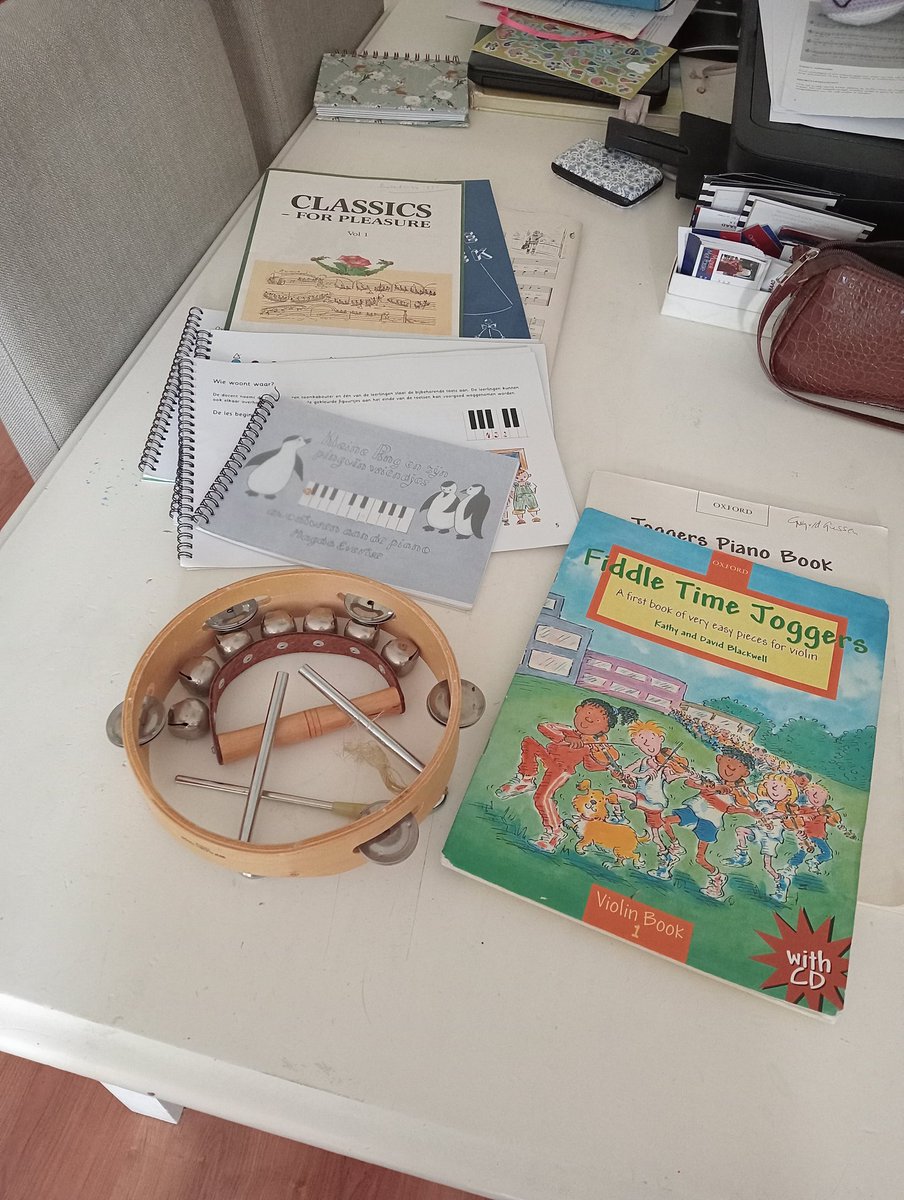 Voorspeelmiddag leerlingen piano en viool. Uitleg methodes en mooi samenspel ouder met kind. Volgend jaar weer een leerling via jeugdcultuurfonds! Maakt lesgeven in muziek mogelijk voor iedereen. #gelijkekansen #cultuur
