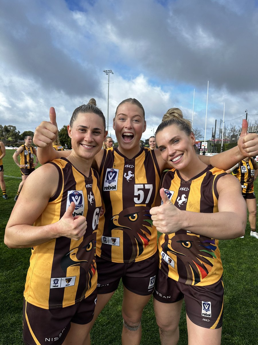 HAWKS WIN AND WE’RE FINALS BOUND BABY! 🥳🥳🥳🥳