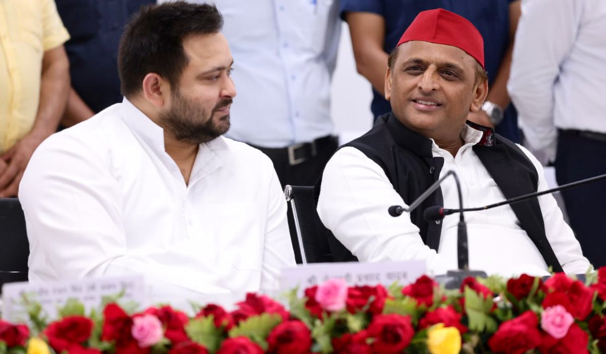Tejashwi Yadav (@yadavtejashwi) on Twitter photo सहज, सरल, सौम्य व कर्मठ व्यक्तित्व के धनी उत्तरप्रदेश के पूर्व मुख्यमंत्री एवं समाजवादी पार्टी के राष्ट्रीय अध्यक्ष आदरणीय श्री <a href="/yadavakhilesh/">Akhilesh Yadav</a> जी को जन्मदिवस की हार्दिक बधाई एवं शुभकामनाएं।
ईश्वर से आपके सफल, स्वस्थ, सुखी एवं दीर्घायु जीवन की मंगलकामना करता हूँ। सहज, सरल, सौम्य व कर्मठ व्यक्तित्व के धनी उत्तरप्रदेश के पूर्व मुख्यमंत्री एवं समाजवादी पार्टी के राष्ट्रीय अध्यक्ष आदरणीय श्री <a href="/yadavakhilesh/">Akhilesh Yadav</a> जी को जन्मदिवस की हार्दिक बधाई एवं शुभकामनाएं।
ईश्वर से आपके सफल, स्वस्थ, सुखी एवं दीर्घायु जीवन की मंगलकामना करता हूँ।