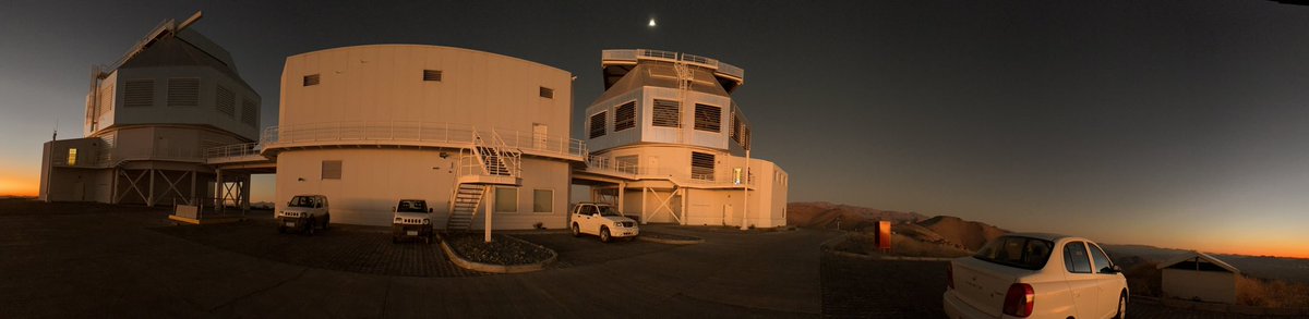 Tonight’s gorgeous sky at Las Campanas Observatory in Chile as the sun set. We’ve been getting spectra of exciting brown dwarf discoveries from the @backyardworlds team using the Baade telescope and Fire spectrograph. #lifeatlco @GradCenterNews