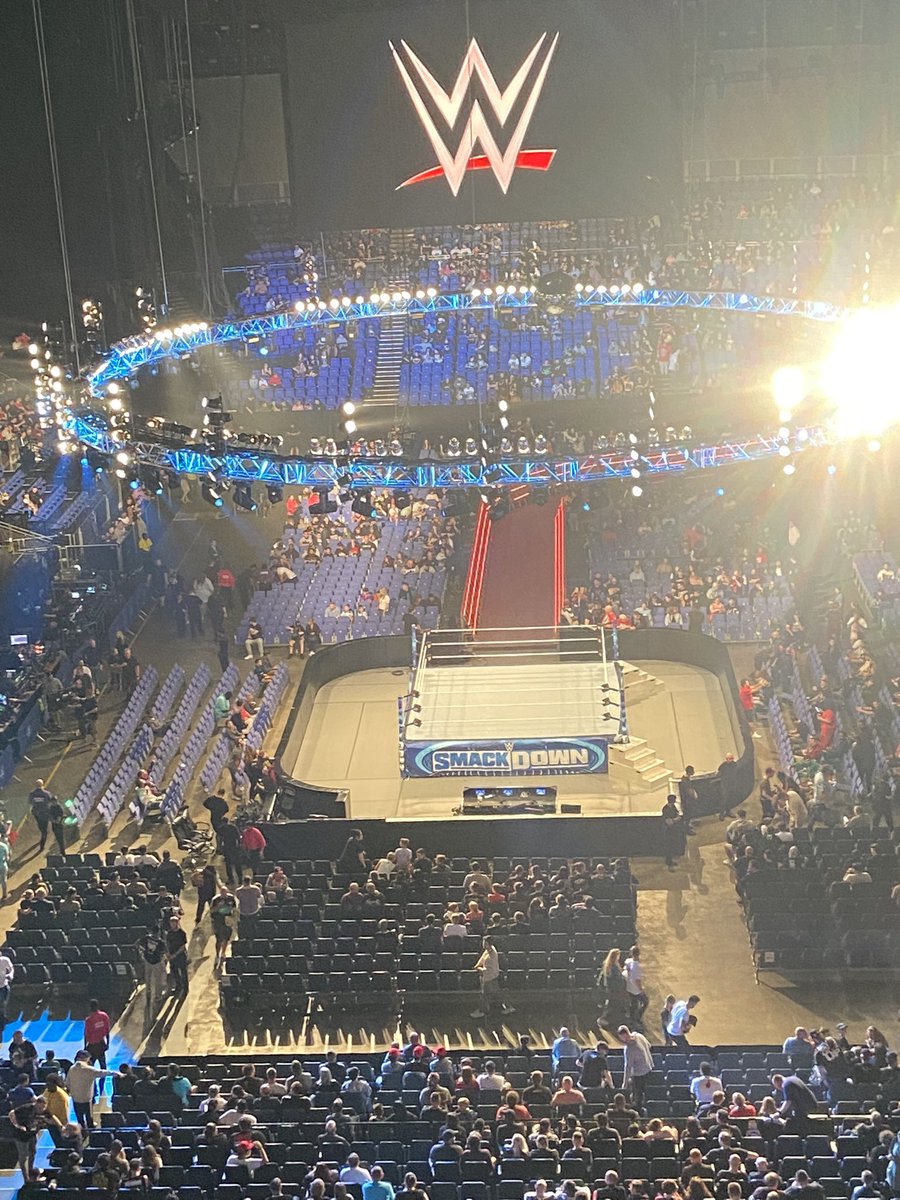 Awesome night at <a href="/WWE/">WWE</a> Smackdown in preparation for MITB tomorrow!