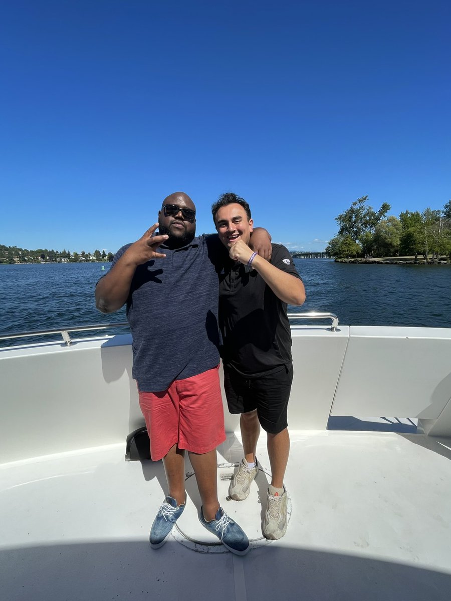PlayerProMorgan's tweet photo. One of the hardest workers in the office… The legend @Robbie_Proano‼️ 
Rising star 🌟 https://t.co/1Qa8oCy5aV