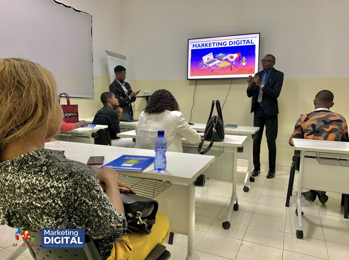 MDIGI01's tweet photo. Retour en images sur la première journée de notre formation sur LE MARKETING DIGITAL.

#instant #formationprofessionnel #learningskills #marketingdigital #communitymanagement https://t.co/9U5W0khmWd