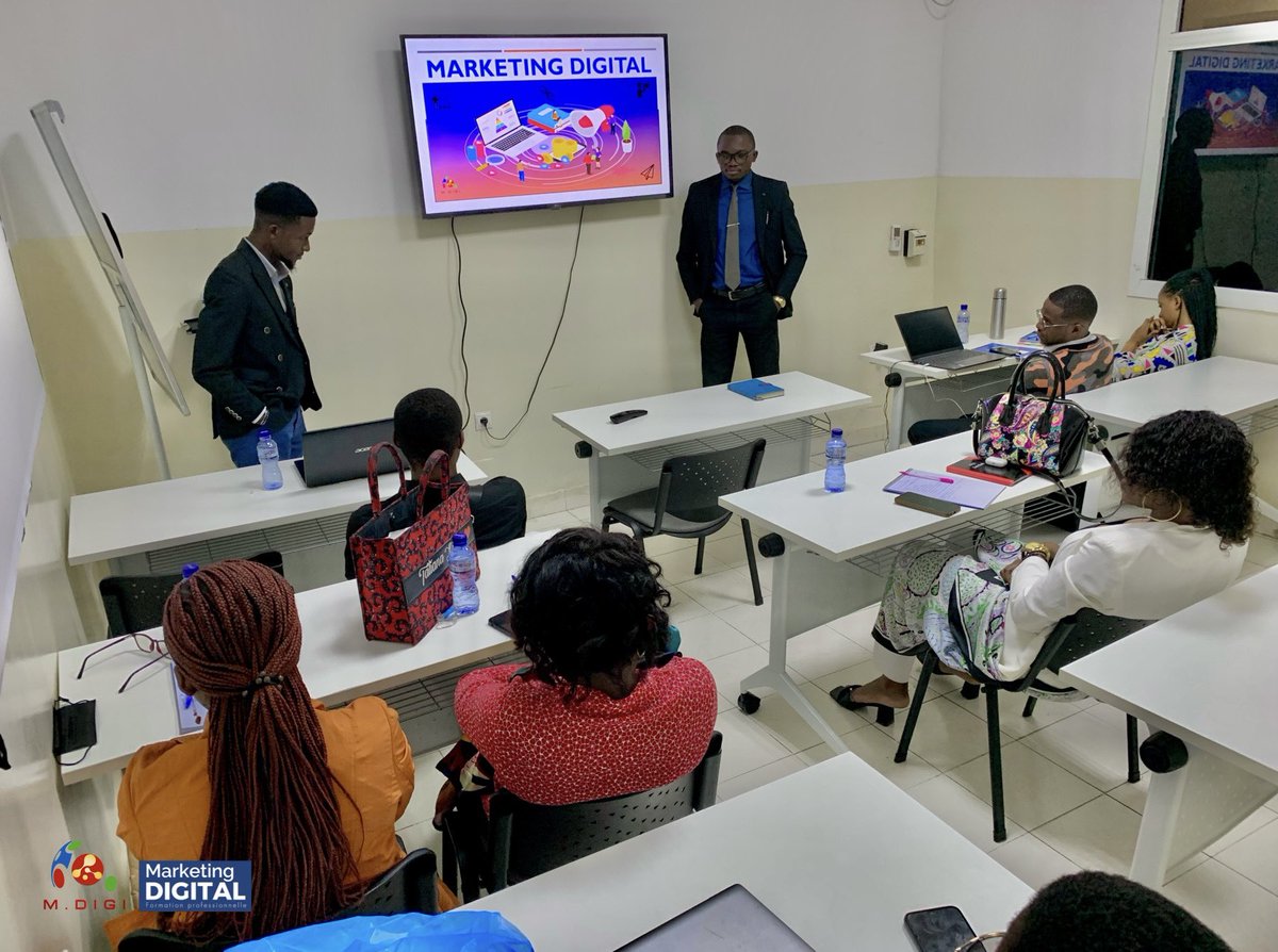 MDIGI01's tweet photo. Retour en images sur la première journée de notre formation sur LE MARKETING DIGITAL.

#instant #formationprofessionnel #learningskills #marketingdigital #communitymanagement https://t.co/9U5W0khmWd
