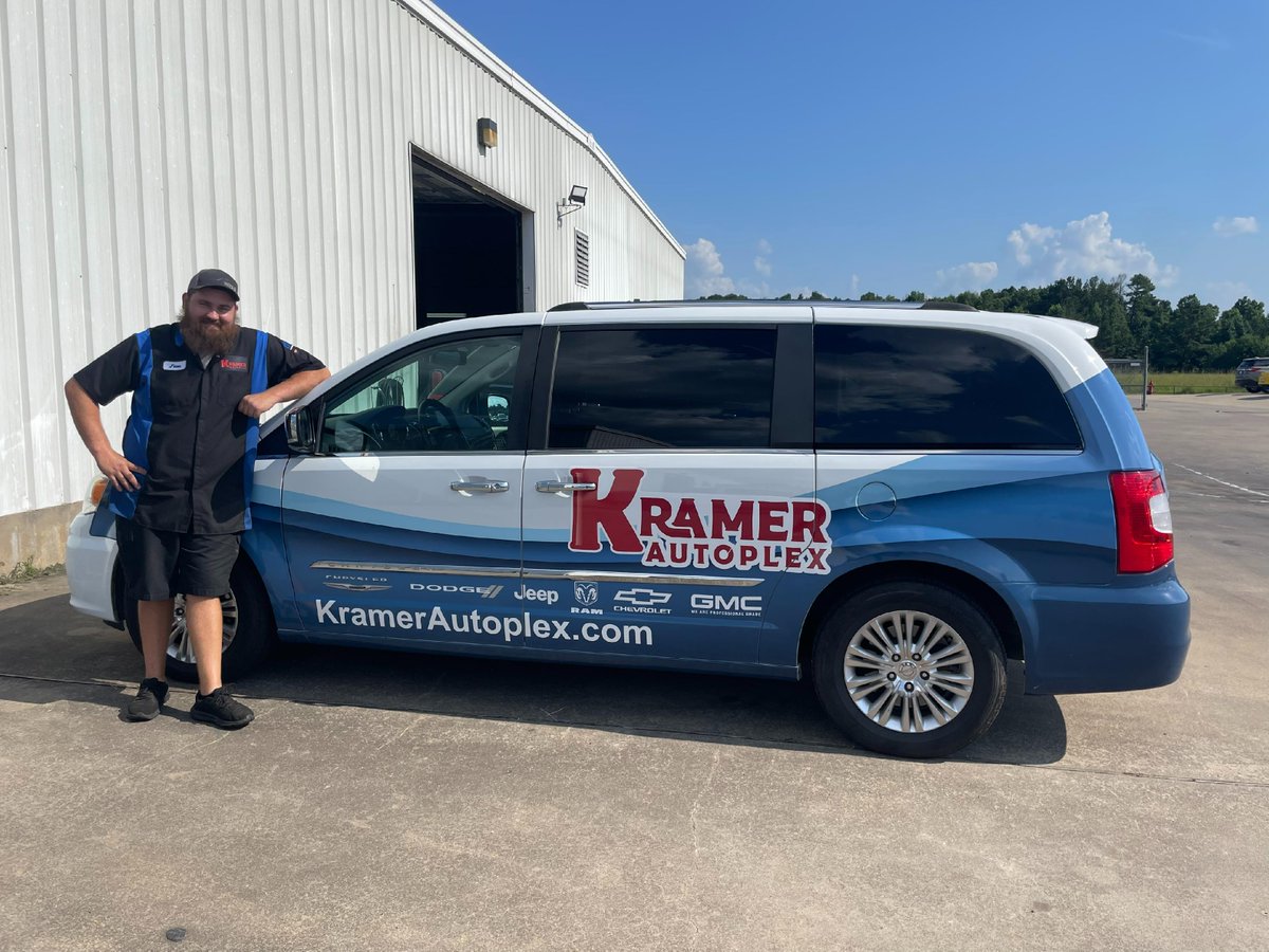 KEakinKia's tweet image. ❗ New Autoplex service shuttle. Need a ride?

Kramer Autoplex –
🖥️ Locations: bit.ly/3JQPecC 
☎️ Call us! (936) 630-9227 
#Kramer #KramerAutoplex #LivingstonTX 
#NewCars #PreOwnedCars #KramerCGMC 
#KramerCDJR #KimberlyEakinKia #PreOwnedExpress