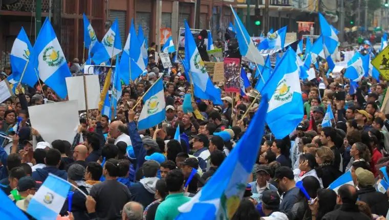 El <a href="/TSEGuatemala/">TSE Guatemala</a> debe escuchar las exigencias de la mayoría, no los berrinches de una minoría.

El recuento de votos es imperativo.

Hoy el pueblo lo está pidiendo, mañana lo estará exigiendo y pronto lo estará imponiendo si no atienden el clamor ciudadano por elecciones limpias.