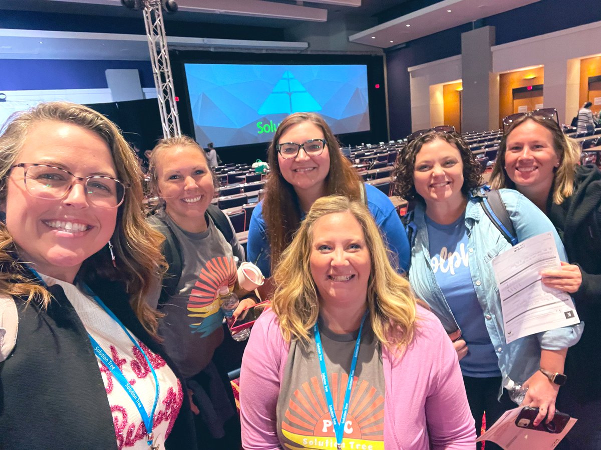 #SummerLearning selfie with this <a href="/DixieMagnet/">DixieMagnetElementary</a> crew at the PLC Institute. I’m so amazed at the great work they did together this year with the PLC process &amp; excited for more learning for ALL! #dolphindaysofsummer <a href="/SolutionTree/">Solution Tree</a>