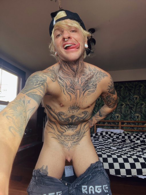 1 pic. Who do you wanna see slam this boypu$$y & ass next? ??? https://t.co/W4ELZv84sA