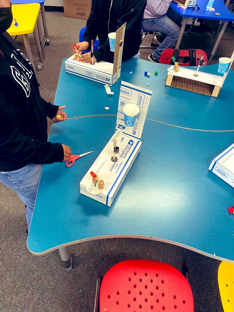 #GUSDSummerCamp 🚀🚀🎉 Students are focused on the integration of Science, Math & ELA as they focus on launches, builds & iterations of success. ❤️ Thank you team & ELOP! #ELOPfundsatwork @MichaelRFunk @MCOE_Now @AASAHQ @ASCD @ISTEofficial @CSBA_Now @ACSA_info