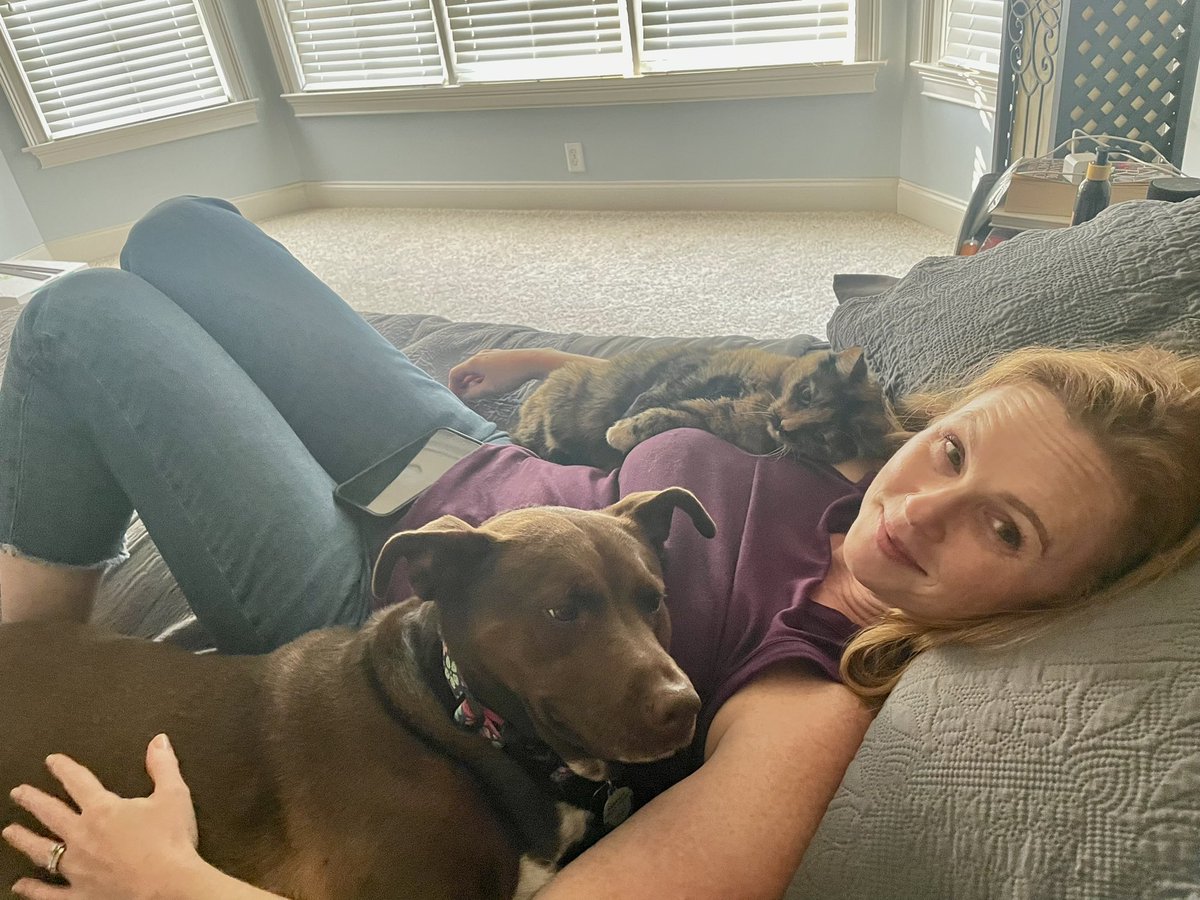 RealBenShelton's tweet photo. A rare Friday night at home hits like…. #LazinessOverdrive #ChillinTheMost https://t.co/eWyh4VT7VI