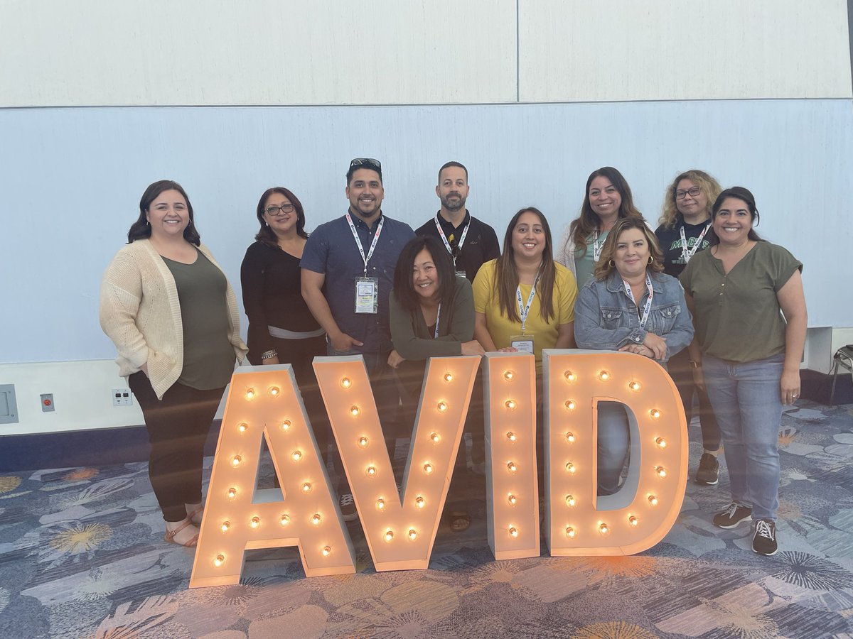 Another amazing #AVIDSummerInstitute in the books! The @MACESmagnet #Familia is inspired and ready apply our learning! Shout-out to @mlutherliteracy and Sky for facilitating the #StrategicLeadership CoP! @AVID4College #ThisIsAVID #ImagineThePossibilty