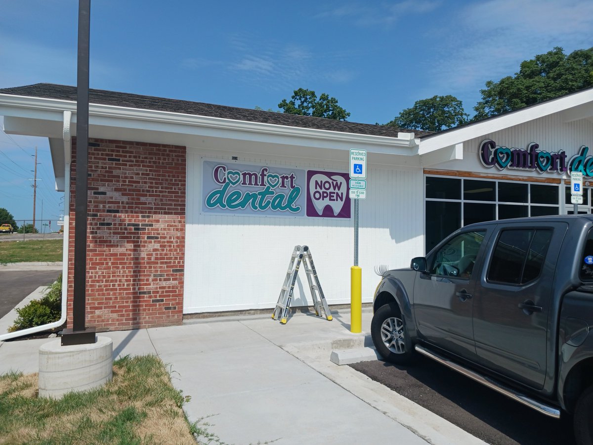 RickKushner1's tweet photo. Signage on Comfort Dental's latest opening location on Noland Rd., Independence, MO. Totally serious: This is a top 5 Comfort Dental location of 185 or so nationally.  And we need a partner.  Joinus? https://t.co/xBSEuCp09B