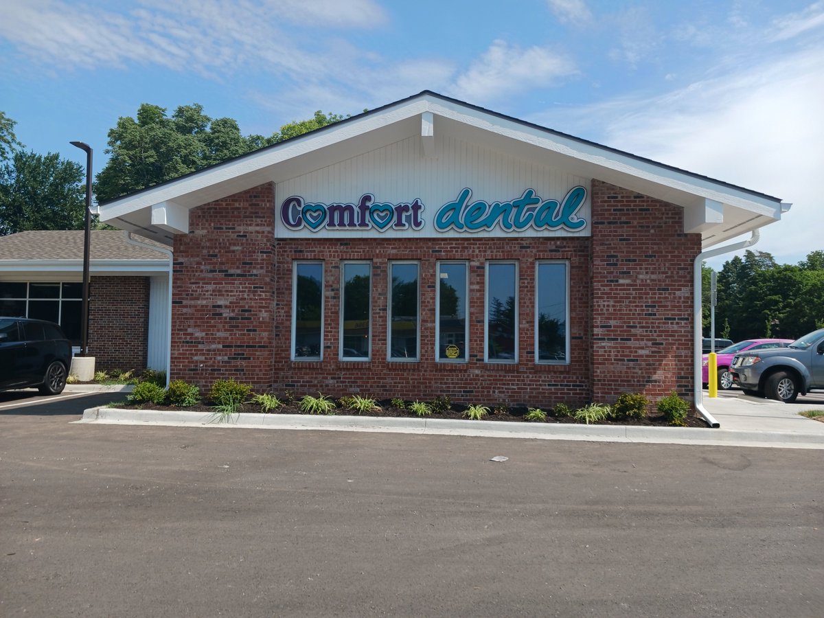 RickKushner1's tweet photo. Signage on Comfort Dental's latest opening location on Noland Rd., Independence, MO. Totally serious: This is a top 5 Comfort Dental location of 185 or so nationally.  And we need a partner.  Joinus? https://t.co/xBSEuCp09B