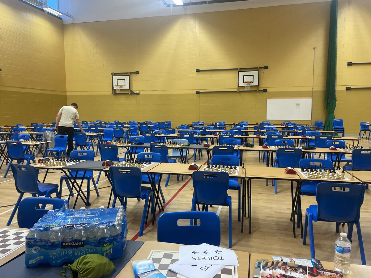 Having sorted everything for tomorrow’s gigafinal - next question is what to wear 🤔 👠? Very excited to see everyone and looking forward to seeing some fantastic chess ♟️.