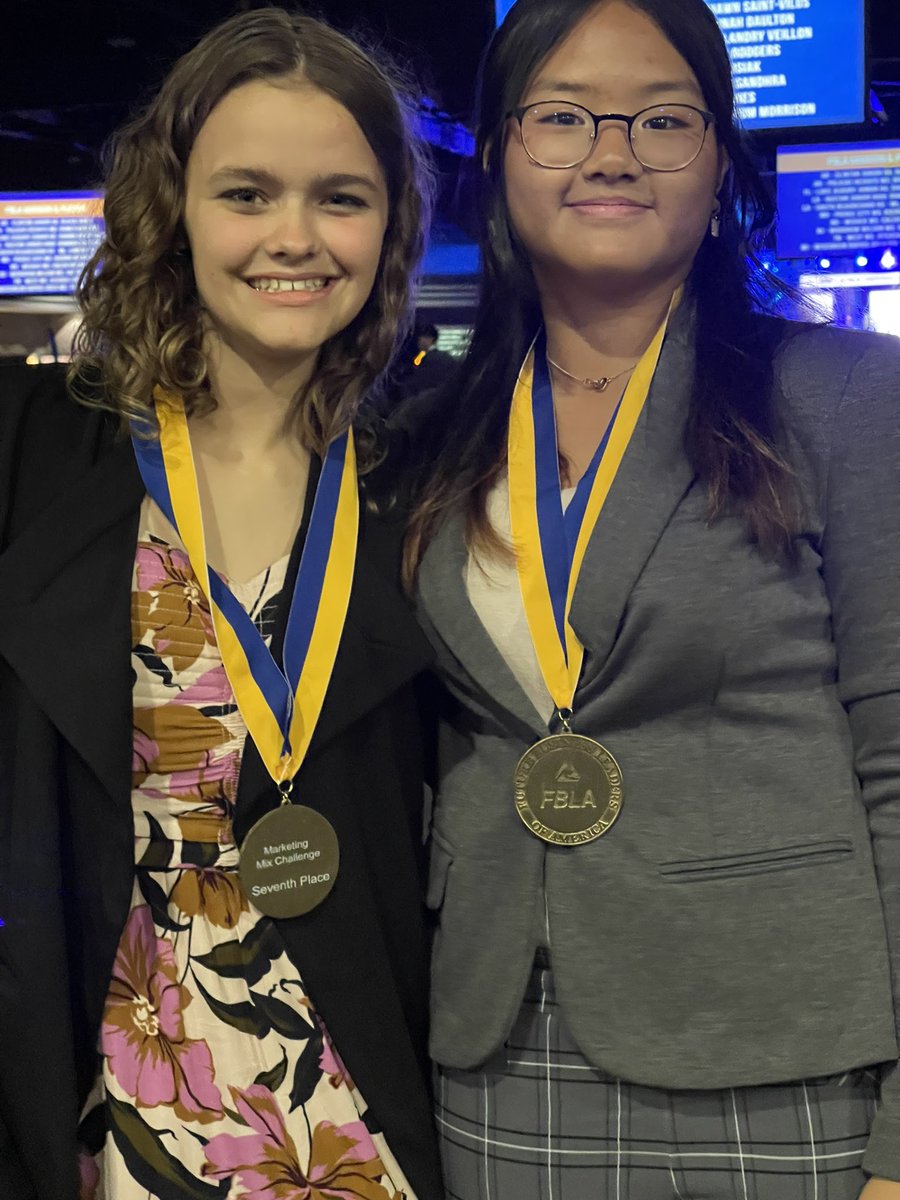 LVHS FBLA Club tweet media