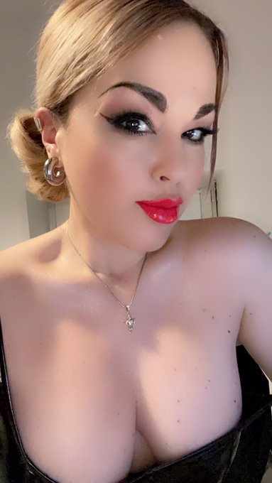 Let&rsquo;s party😂 #femdom https://t.co/iRj39cADTU<a href="/tag/femdom"class="tags">#femdom</a>
