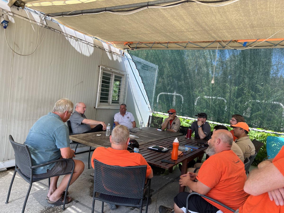 This week, Erickson's new CEO Barry Kohler visited onsite with our crews stationed in Greece for the season. Barry has been very hands on from the get-go and is dedicated to introducing himself to all our amazing employees who are integral to our operations. 

📷:Gary Harman