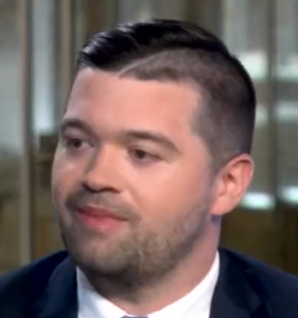 TheRealNAOP's tweet photo. Looks like Conor sneezed whilst getting his haircut?
Nice damage control by the barber. #2outof5 https://t.co/fexDBdKJCF