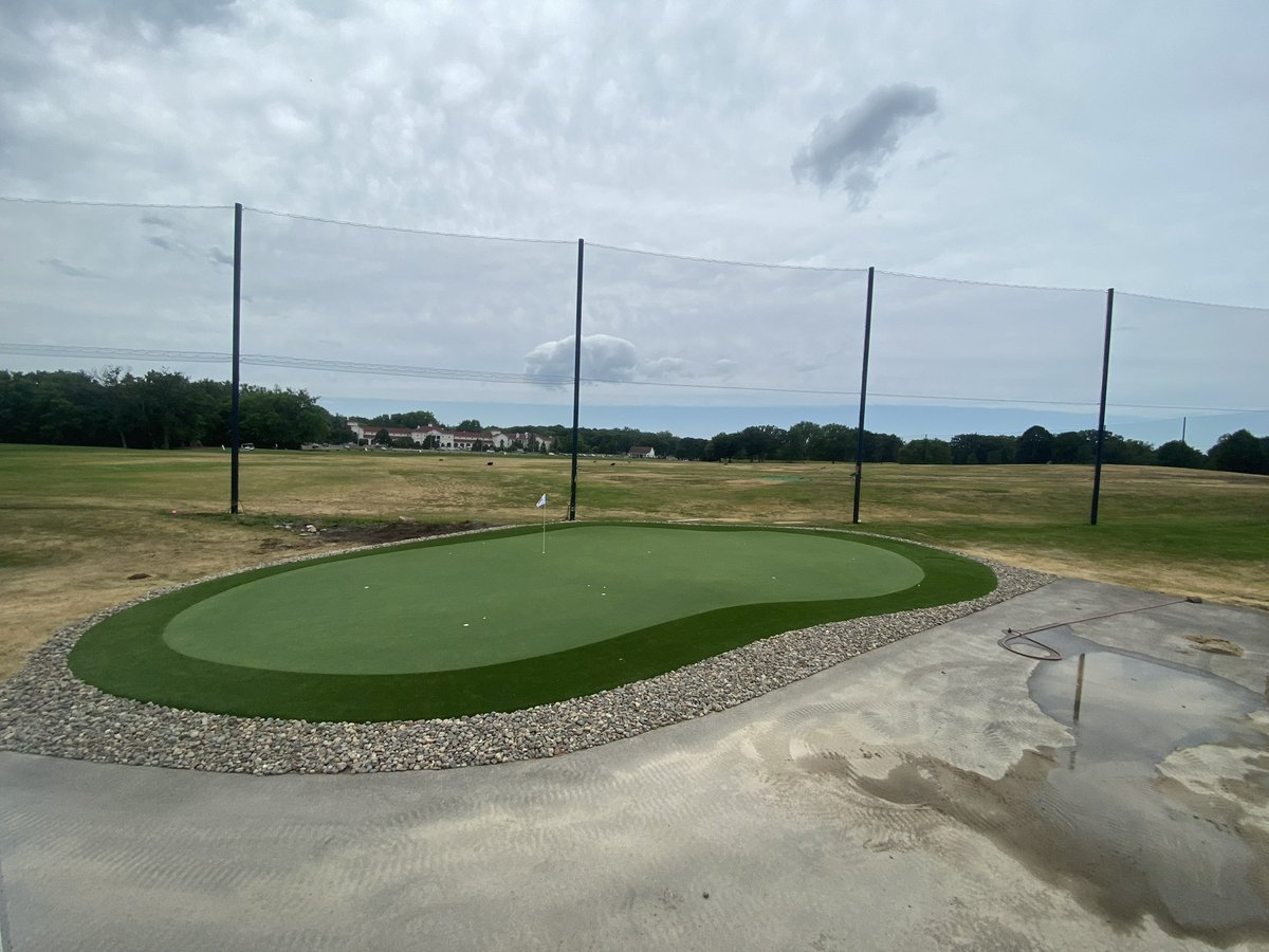 CelebrityGreens's tweet photo. We have completed the short game practice facility ⛳️ at the University of Minnesota!  
7 target greens with 40-120 yard shots and a 4000+ golf green for #navysealsofturf #redefiningprivategolf #shortgame #golf #golfconstruction ⛳️💪🏼🔨 https://t.co/Hn2nPqkQOm