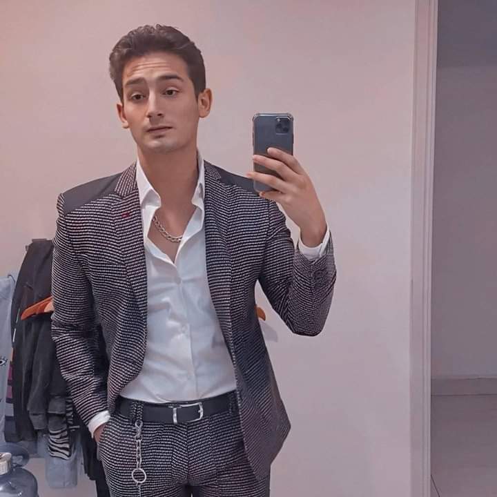 CharrasdeEmilio's tweet photo. https://t.co/ohsvQmUbcf
Okey fandom vamos muy bien! 
🏁: 140 votos por persona, dejen sus capturas abajo 
#Emilio #TeamEmilioLCDLF https://t.co/ezDZkk1LAO