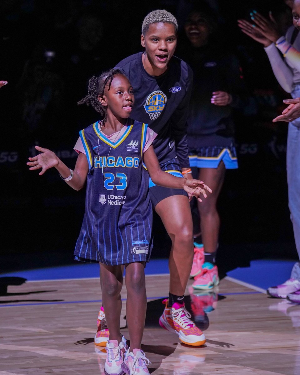 Chicago Sky tweet media