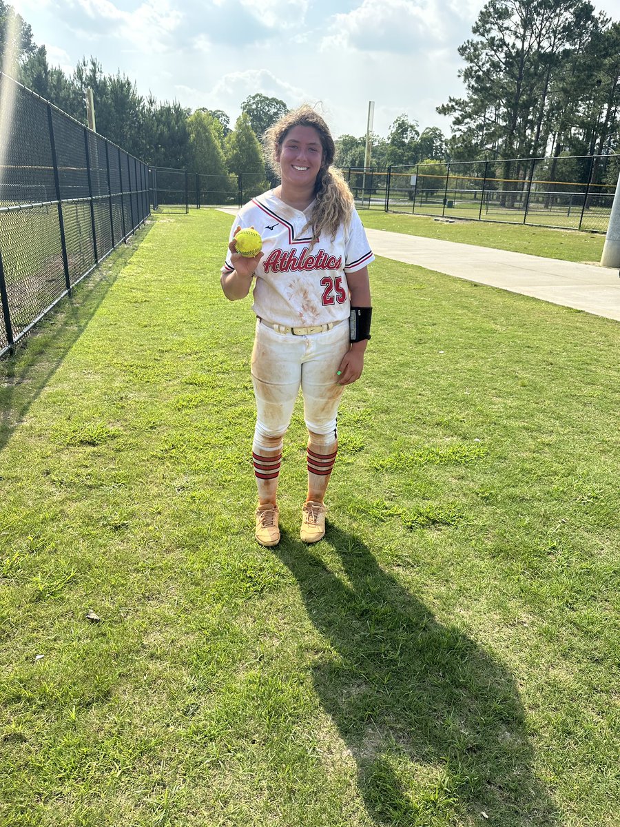 GAAthletics06's tweet photo. Tatum “tater tot” Hays with the jack 💃🏽 https://t.co/eVdWK3Hk79