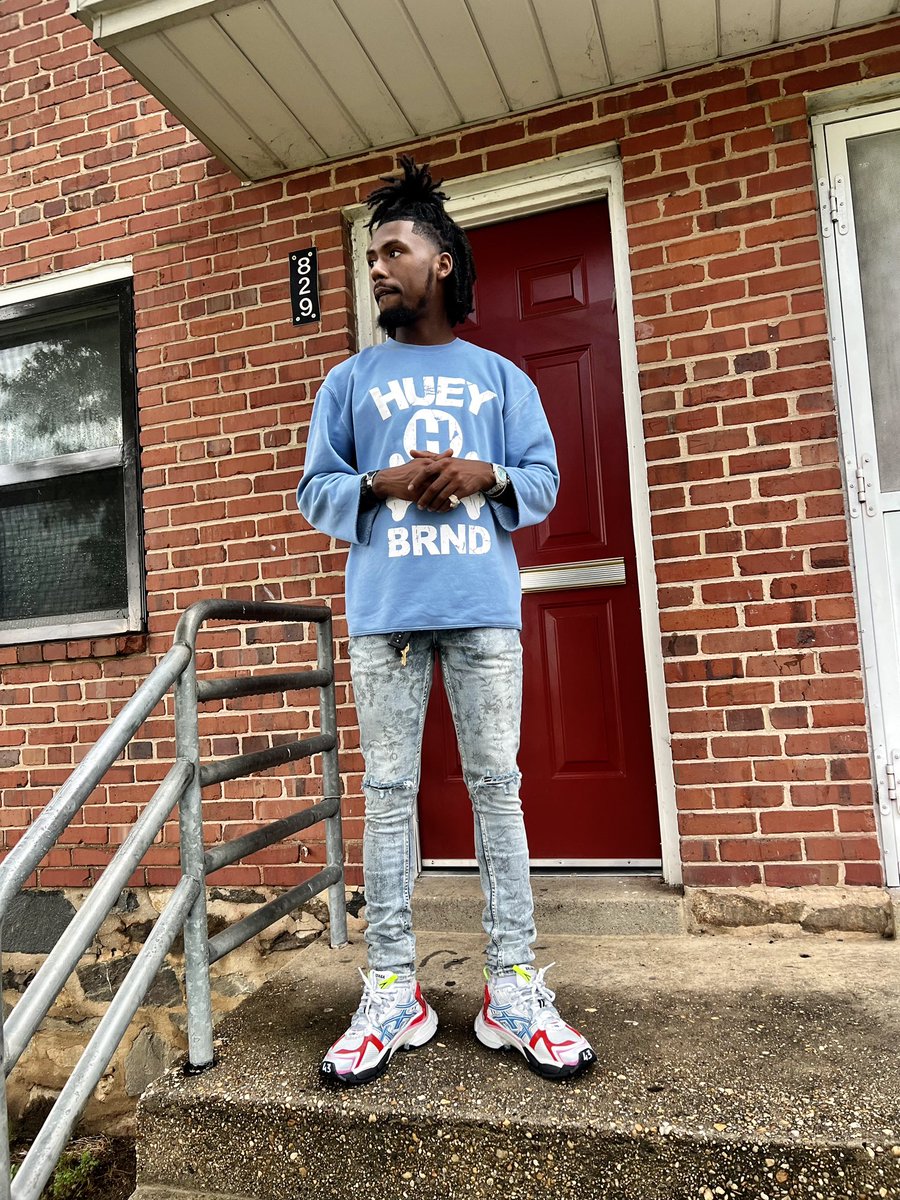 Staytruemezi_'s tweet photo. THAT BOY SOMETHING SPECIAL LOOK HOW HE SHINING 🔥🔥( Goofy b*txh told me all I wore was ouftur 🥴 I can buy your life if it was worth it)… #ForeverMySon #FreeStayTrue https://t.co/RKbmZfmfDT