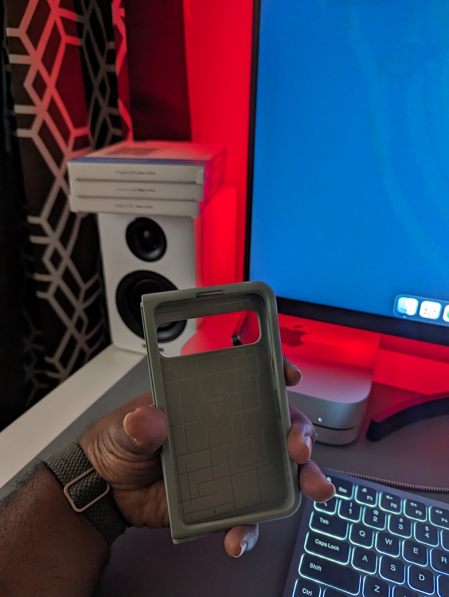 dalevon_digital's tweet image. Just rocking my Pixel Fold today 😁

@madebygoogle @GooglePixel_US