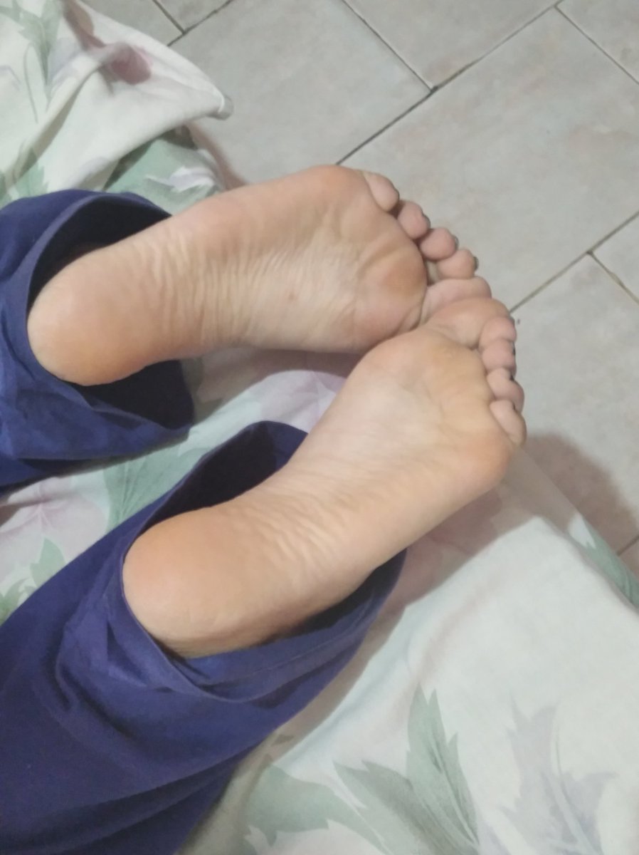 Alguien quiere fotos de mis pies 👣🥰
.
#pies #feet #piesbonitos #feetmodels #feetgram #piesdescalzos #womanfeet #foot #instafeet #cutefeet #sexyfeet #fetichedepies #footfetish #feetnails #feetpic #feetfinder