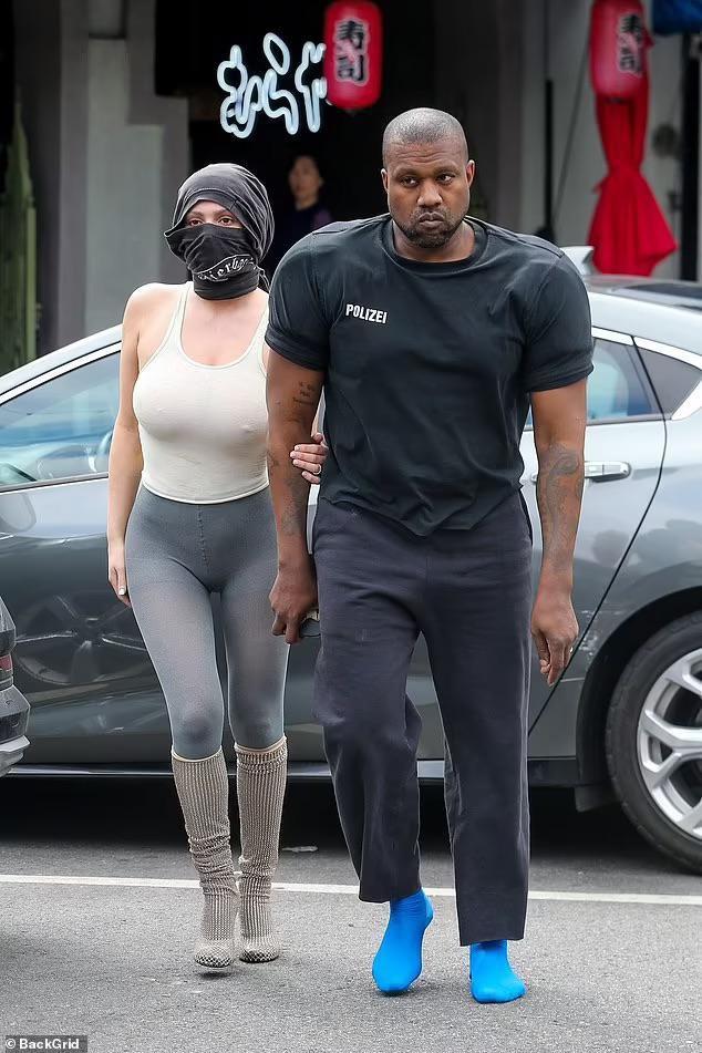 jadenmitzel's tweet photo. @SkolMitzel At least he dresses better than Kanye West 💀 https://t.co/TGSCBryVrz