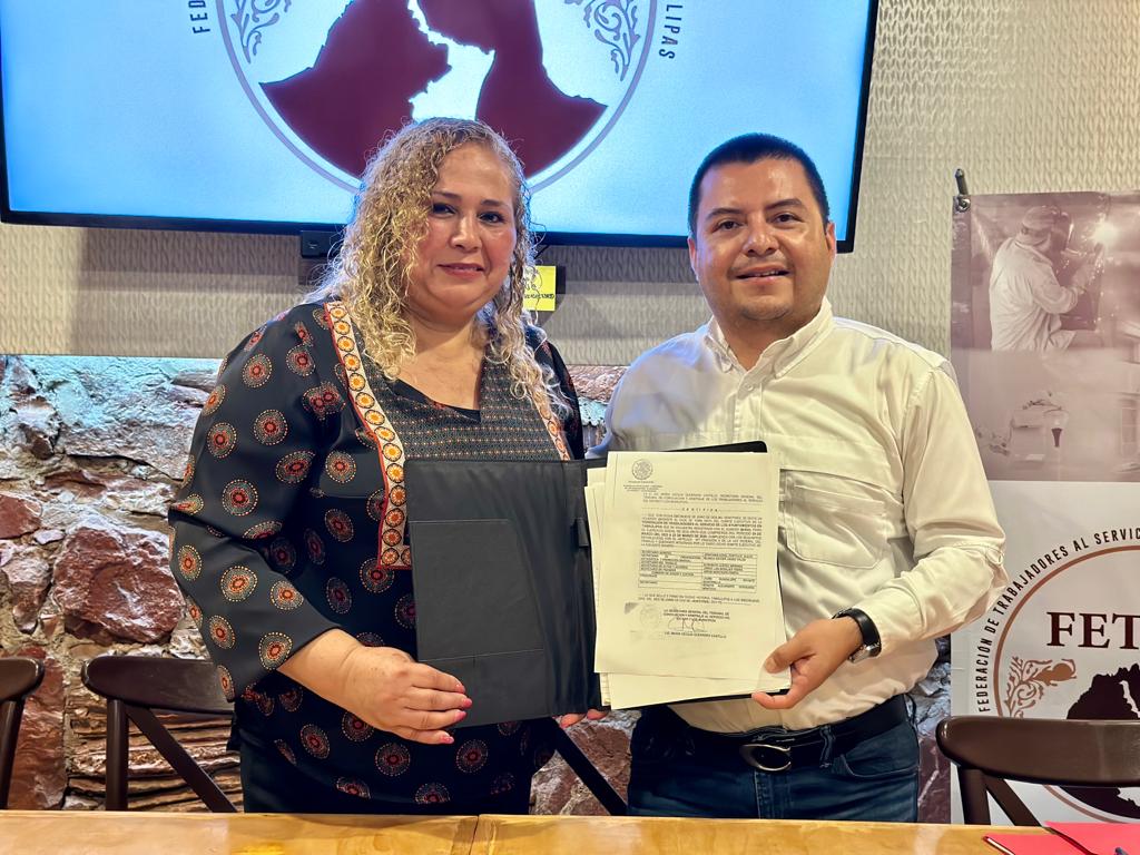 AzaelPortillo's tweet photo. Hoy tuvimos la oportunidad de platicar con los medios de comunicación en #CdMadero, hablamos del trabajo que estamos realizando en la #FETSAT y los proyectos que vienen para la base trabajadora en #Tamaulipas.
@fetsatoficial https://t.co/CVCaDPrzzU