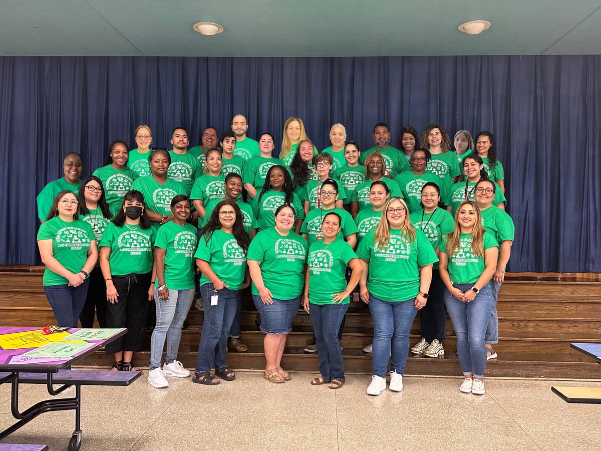 ImTorres86's tweet photo. Words can't express how grateful I am to have had the opportunity to serve as the site coordinator and work alongside such an amazing team this summer. The moments we have shared this summer have created memories that I will cherish forever. @TorrezCrystal @AldineRUSH #SummerRush https://t.co/byqmWMX92B