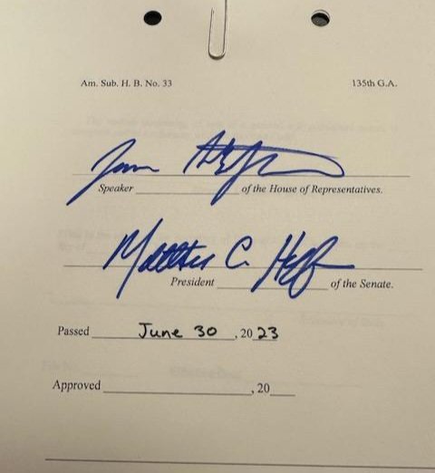 John Fortney (@johnfortney) on Twitter photo Signing $3 billion in tax relief, educational options for families and accountability for K-12 and college campuses <a href="/OhioSenateGOP/">Ohio Senate GOP</a> President <a href="/matthuffman1/">Speaker Matt Huffman</a> signs the state's new two year budget that passed today. Read more here.
mailchi.mp/senate/release… Signing $3 billion in tax relief, educational options for families and accountability for K-12 and college campuses <a href="/OhioSenateGOP/">Ohio Senate GOP</a> President <a href="/matthuffman1/">Speaker Matt Huffman</a> signs the state's new two year budget that passed today. Read more here.
mailchi.mp/senate/release…