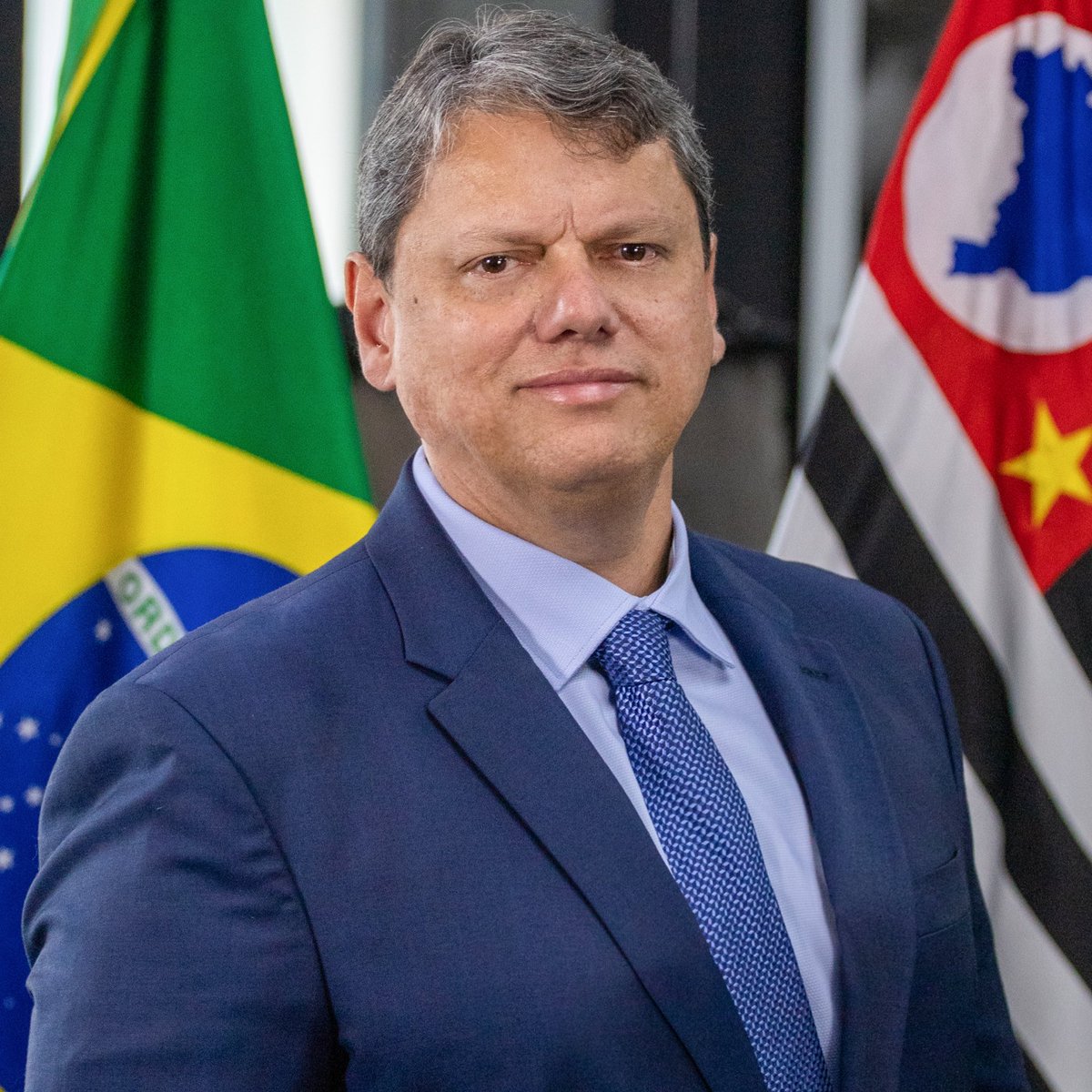 choquei's tweet photo. 🚨AGORA: Tarcísio de Freitas, governador de SP, aumenta ICMS sobre etanol de 9,5% para 12% no estado. Medida começa a valer neste sábado (1).

Para o consumidor, preço do litro do combustível deve avançar entre R$ 0,10 e R$ 0,15. https://t.co/SjVX8BvozA