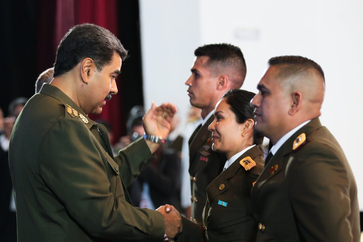 Los merecidos ascensos a la GHP y la DGCIM ratifican en su corazón, que estamos del lado correcto de la historia y que deben perseverar en el camino del profesionalismo impecable, honesto, moral, patriota, bolivariano y cada vez más profundamente chavista en su alma, en su
