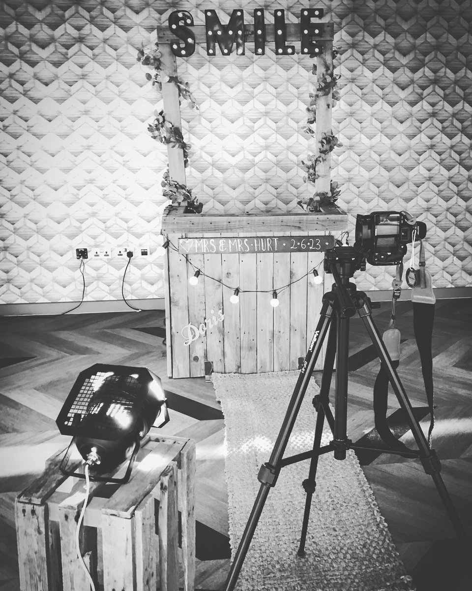 debburrows's tweet photo. Book our Vintage Caravan Betty or our rustic Booth Doris &amp; receive a bottle of Prosecco to celebrate. 
If you pay upfront then we will upgrade it to a bottle of champagne. Get your bookings in now for any Christmas parties you’re planning
https://t.co/9jaJsYkszt #weddingday https://t.co/SC555W2Xat