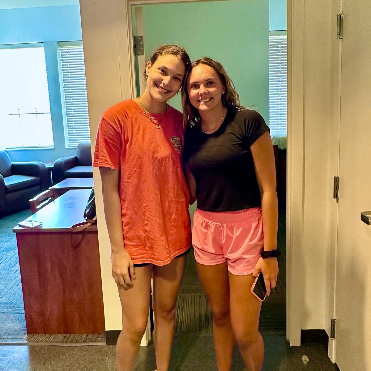 Freshies are on campus🩷

Happy Move-In Day!🏠📦