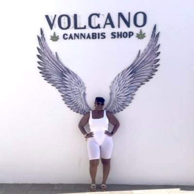 SweetAzSunshine's tweet photo. #NewProfilePic https://t.co/wyb9BlNThh