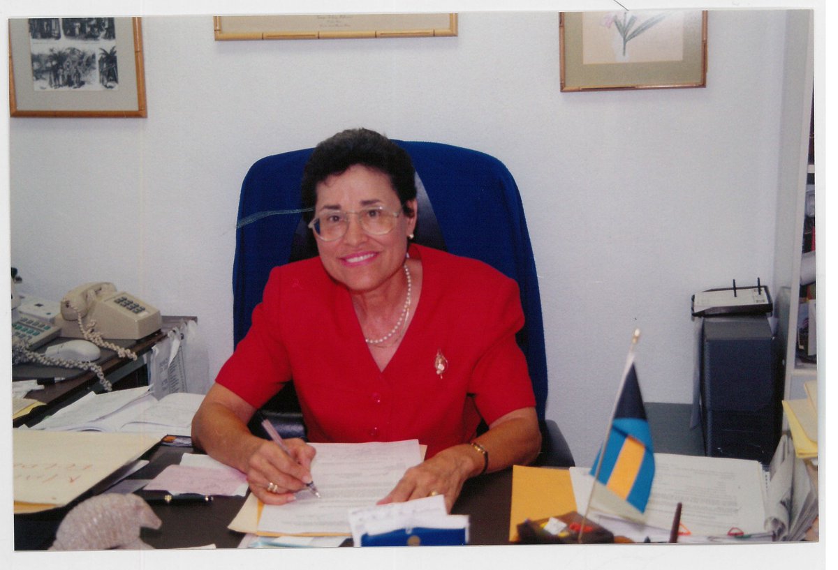 BahamasArchives's tweet photo. It is with great sadness  that we announce that renowned Bahamian archivist and historian Dr. D. Gail Saunders has died.  We the staff of the National Archives of The Bahamas, the inheritors of her great work, extend our condolences to her family and friends. https://t.co/RTJv5oFX9J