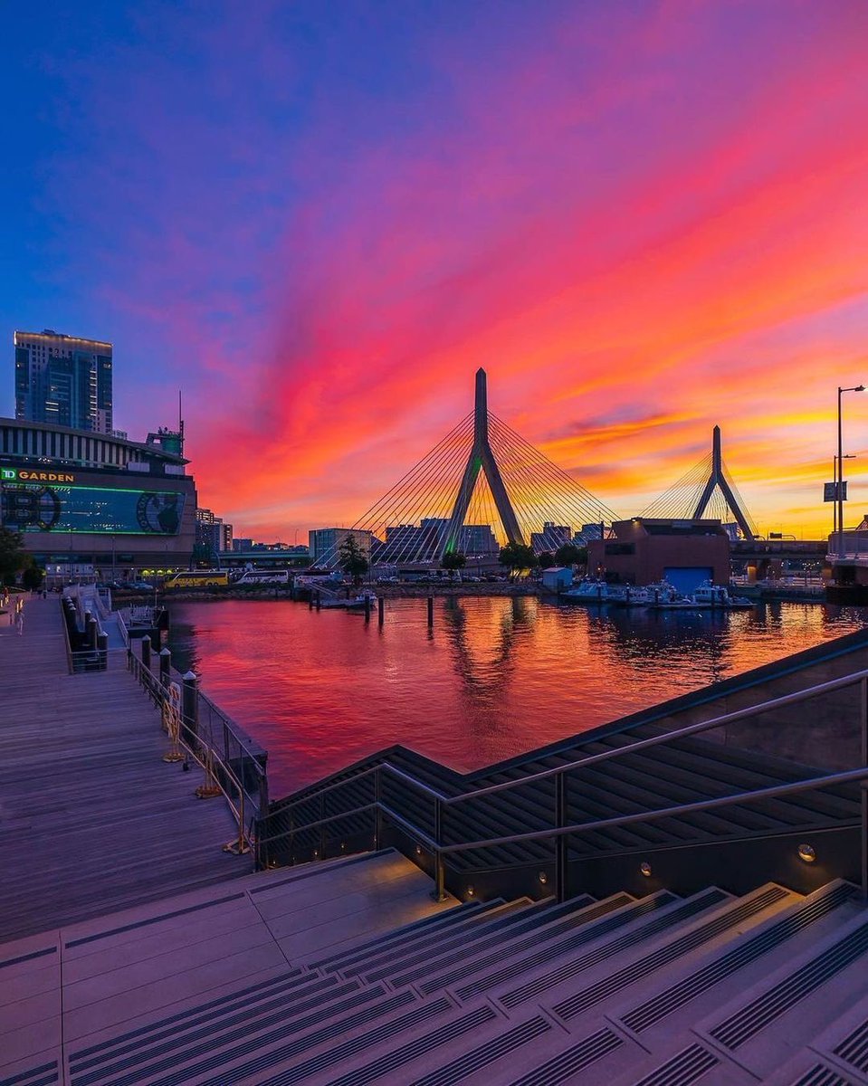 Heartbeat of Boston. ❤️‍🔥

📷: emilydiercksphotography/IG