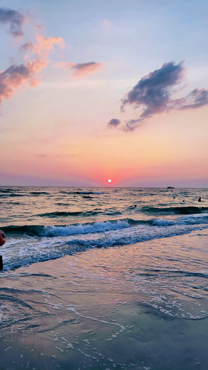 Beach Bum Shit 
#stpetebeach #florida #sunset