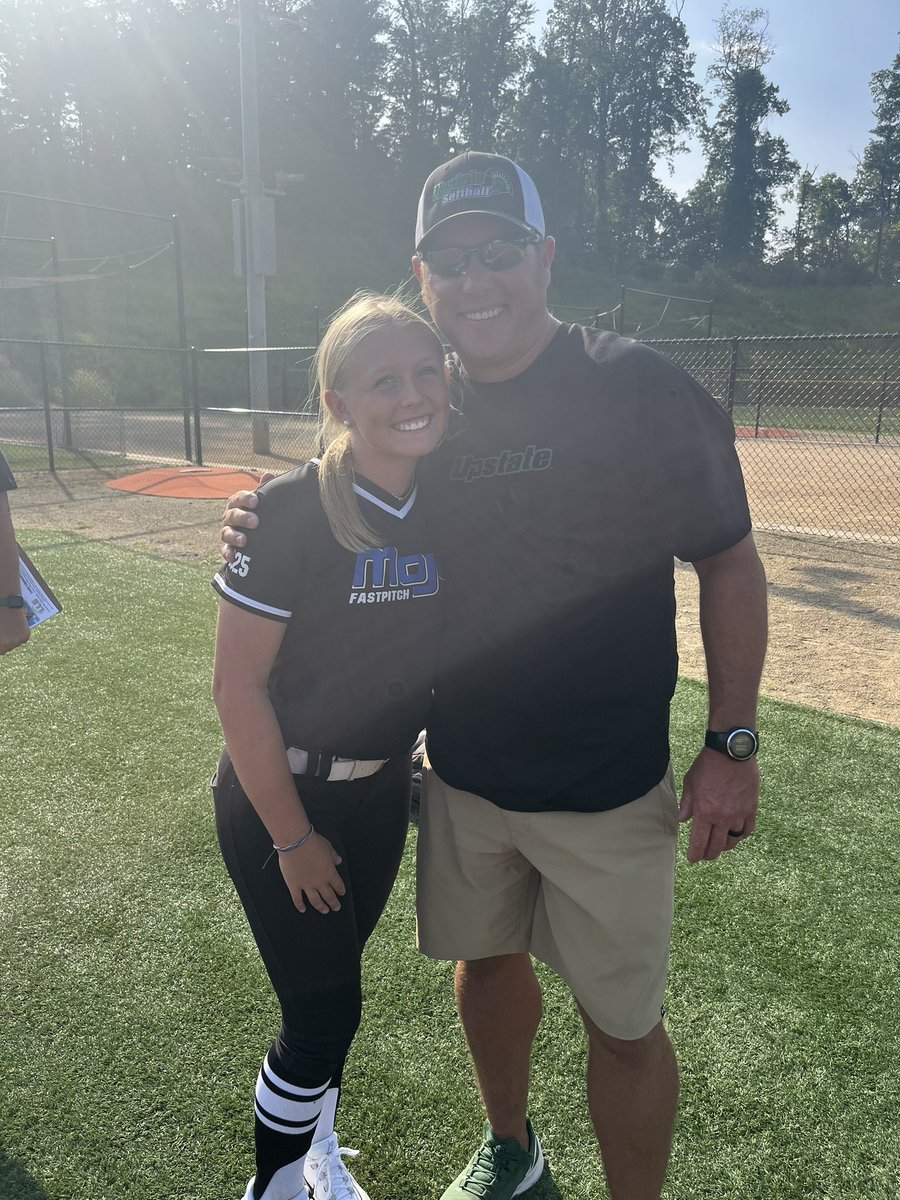 Allie Royer tweet media